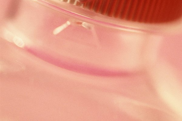 Las tapas plásticas de botellas son del tamaño correcto para usarlas en juegos de mesa.