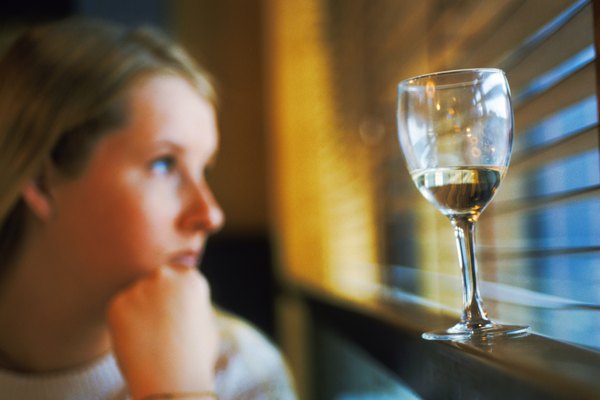 No tienes por qué soportar los efectos de la resaca si te preparas con tiempo y de manera inteligente.
