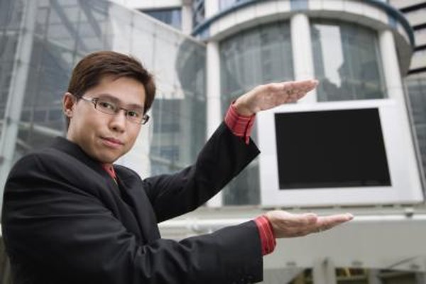 Jupiterimages/Comstock/Getty Images Los licenciados en administración de medios pueden llegar a puestos de dirección en las comunicaciones.