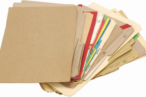 Las carpetas de archivos de acordeón se pueden hacer mediante el uso de carpetas estándar de manila.