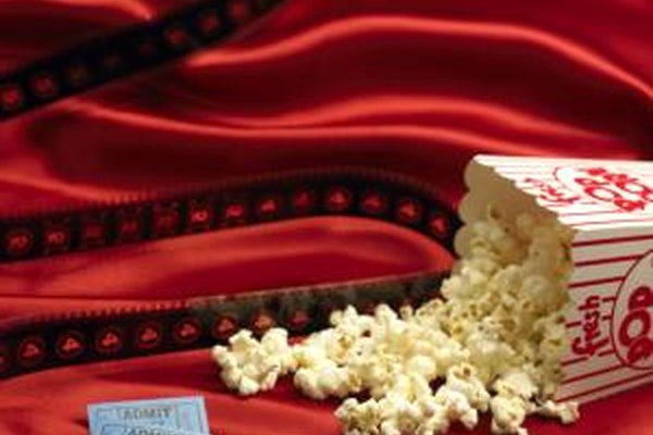 Creatas/Creatas/Getty Images Ser propietario de una sala de cine es una gran manera para que los amantes del cine ganen dinero haciendo lo que aman.