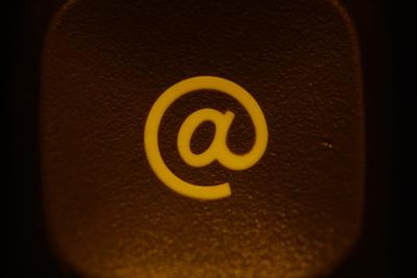 Hemera Technologies/AbleStock.com/Getty Images Las agencias son especialistas en la optimización de los motores de búsqueda y las tácticas para buscar palabras claves para que resalten las publicidades.