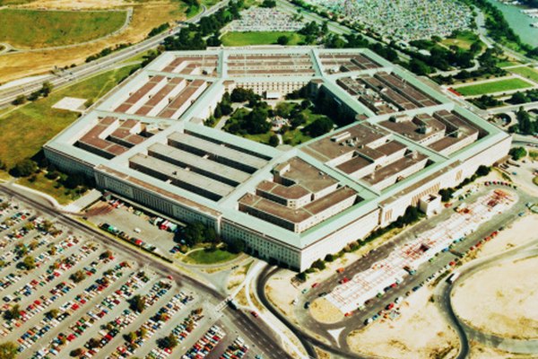 El Pentágono es posiblemente el edificio de forma pentagonal más famoso dentro las construcciones de los Estados Unidos.
