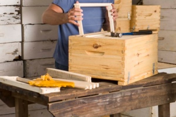 Una simple manera de hacer una caja secreta de madera.