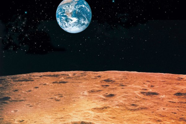 La Tierra se ve pequeña desde la luna.