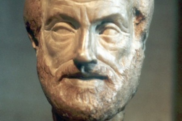 Aristóteles describió los objetivos y prácticas de la retórica en su libro 