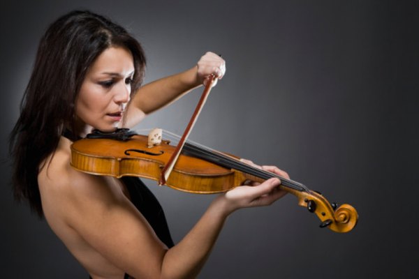 El violín es uno de los instrumentos más antiguos de la orquesta.