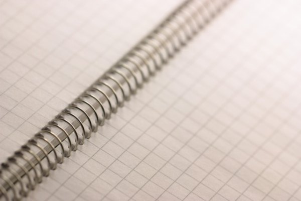 Usa un papel cuadriculado para asegurarte de realizar segmentos de líneas rectos.