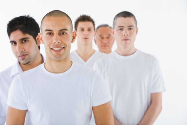 Las camisetas blancas o de colores claros son las más fáciles de trabajar cuando eres un principiante.