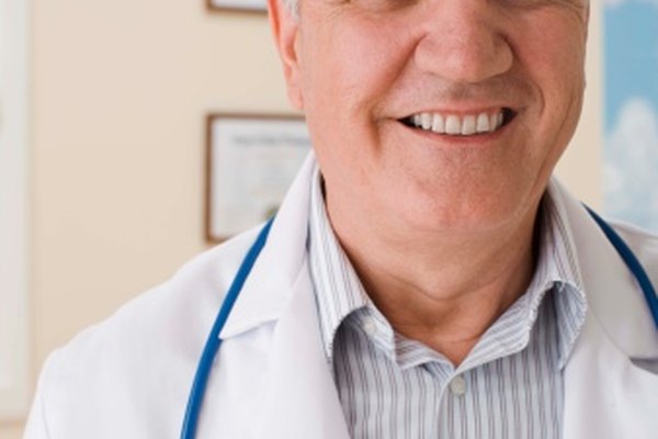 Los endocrinólogos son doctores son un entrenamiento especializado en medicina interna.