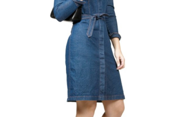 Un vestido de mezclilla que te quede bien nunca pasará de moda.