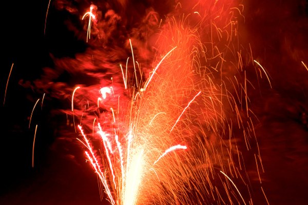 Los fuegos artificiales son responsables de que muchas familias pierdan sus hogares cada año.
