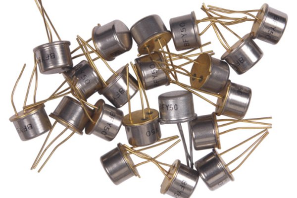 Los transistores reemplazaron los tubos de vacío con muchas funciones clave para los circuitos.
