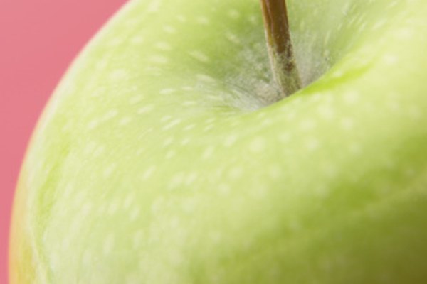 El uso del color complementario a tu fruto, debe cubrir la mitad superior del lienzo.