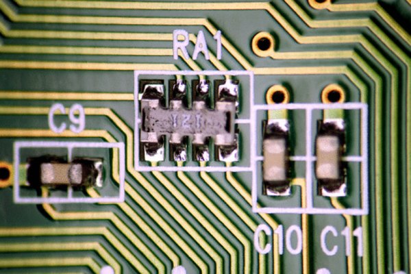 Los transistores en amplificadores para bajos pueden fallar con el tiempo.