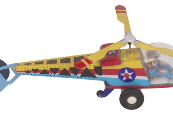 Tus hijos disfrutarán aprendiendo a hacer un helicóptero de juguete en casa.