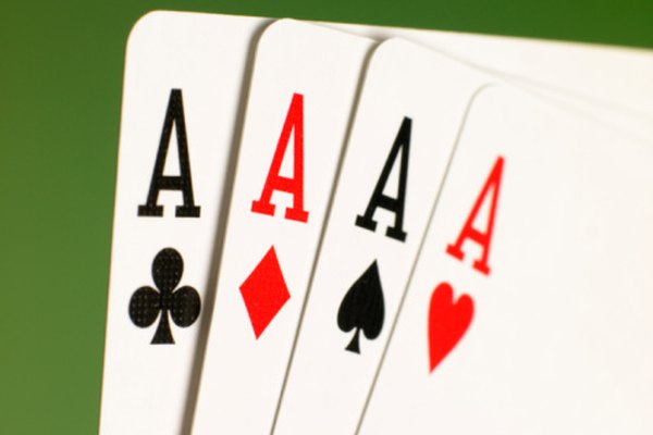 Los juegos de cartas involucran probabilidad y matemáticas mentales.