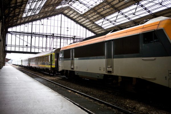 Viajar en tren puede llevarte hasta estaciones ubicadas convenientemente en el centro de la ciudad.