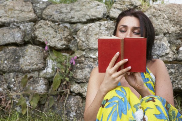 Algunos libros tejen sus cuentos de manera no lineal.