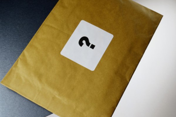 La información confidencial no debe ser divulgada o ser accedida sin la debida autorización.