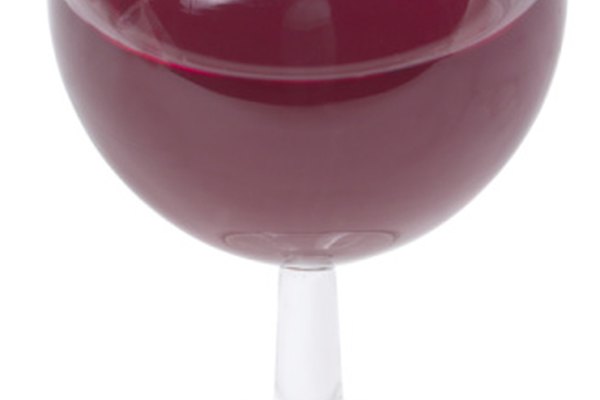 Vincular la copa adecuada con el vino correcto mejora la experiencia de degustación.