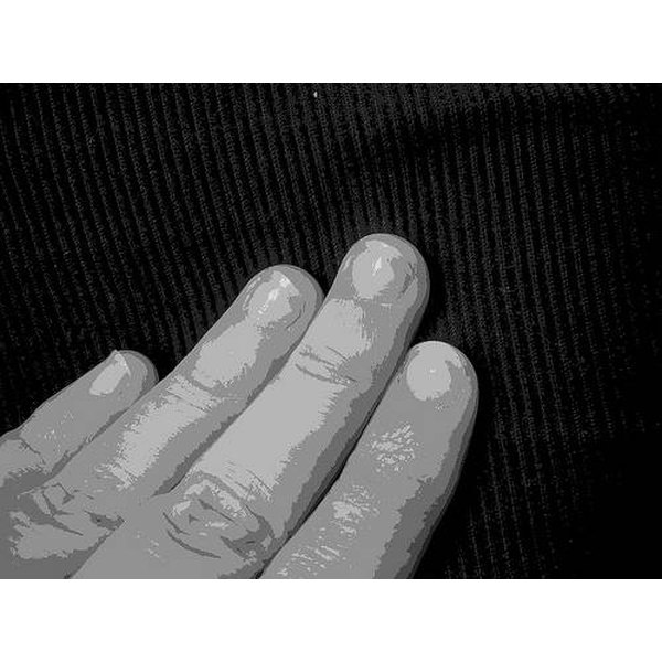 why do fingers turn white and go numb healthfully