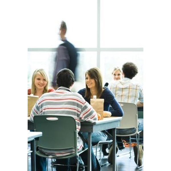 Reasons to Have Food Vendors at School | Synonym