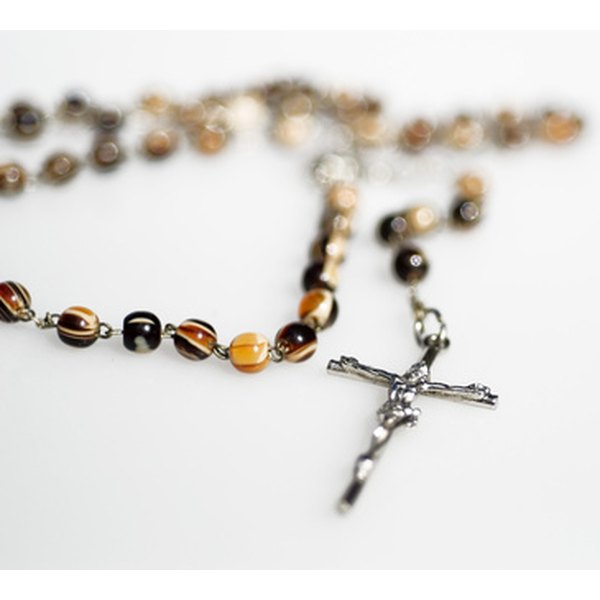 can-you-wear-a-rosary-as-a-necklace-our-everyday-life