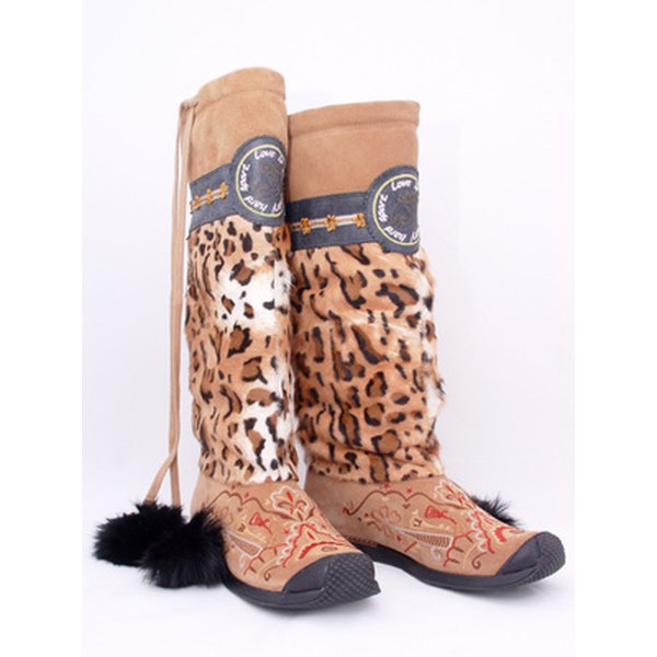 How To Dry Clean Suede At Home Our Everyday Life Clean Your Suede Boots At Home