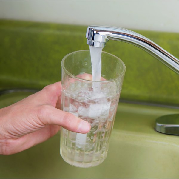 does-tap-water-have-more-minerals-than-filtered-water-healthfully