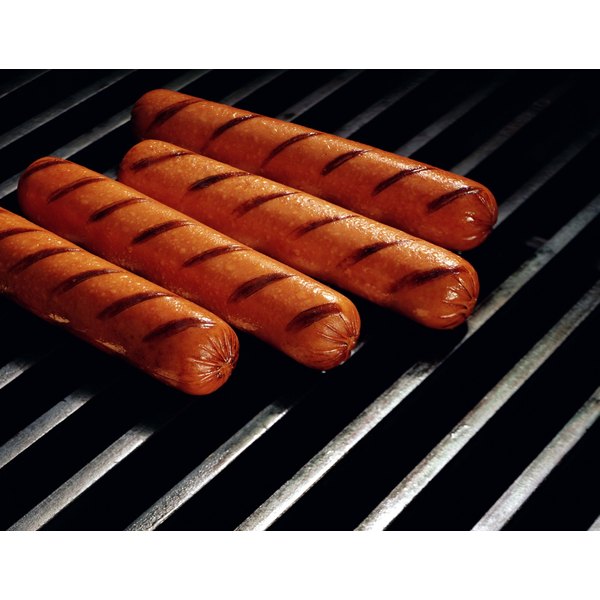 Top 105+ Images grilling hot dogs on gas grill Completed