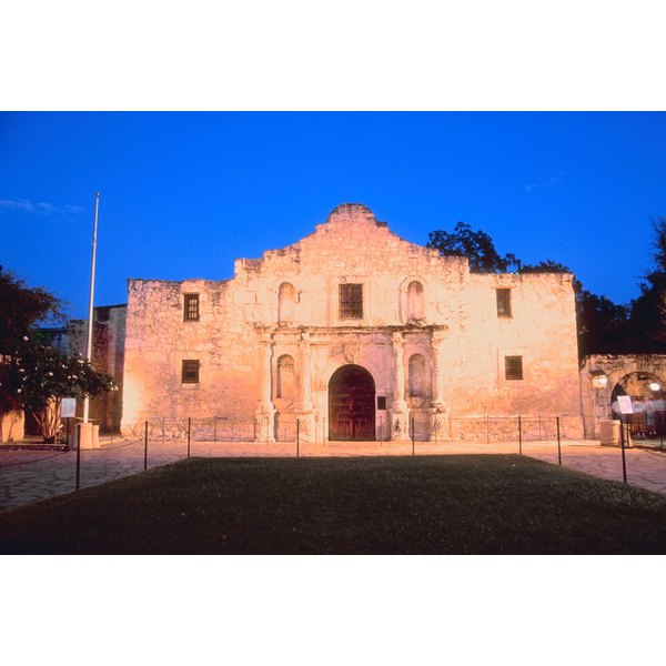 The Famous Frontiersman From Tennessee Who Died at the Alamo - Synonym