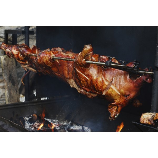 summer-pig-roast-party-ideas-synonym