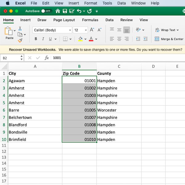 Captura de pantalla de una hoja de cálculo con ceros a la izquierda en Excel.