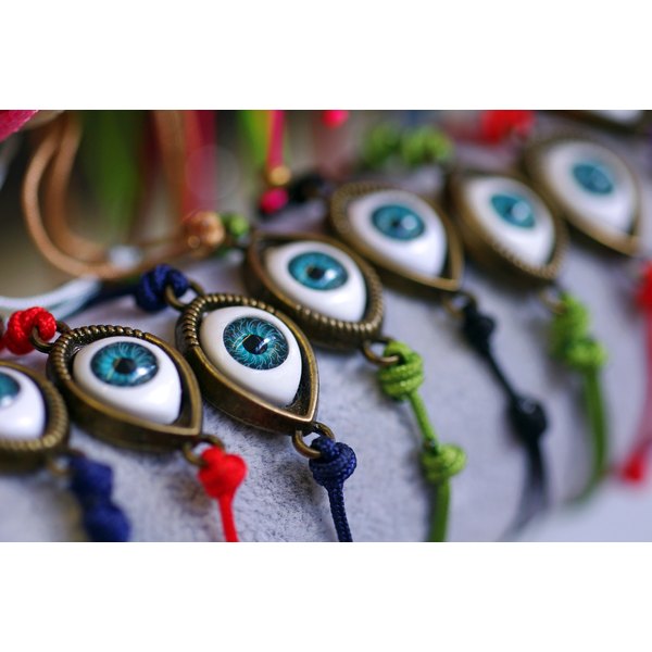 Meaning of the Greek Eyeball Symbol | Synonym