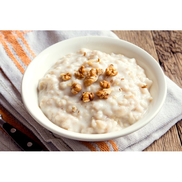 How to Cook Oatmeal So It Doesn't Stick to the Bottom of the Pan Our