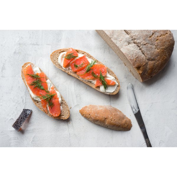 What Bread to Serve With Cream Cheese & Smoked Salmon | Our Everyday Life