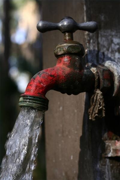 how-does-an-outdoor-faucet-work-homesteady