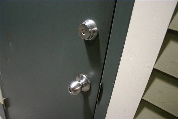 How To Install An Extra Lock On Apartment Door Homesteady