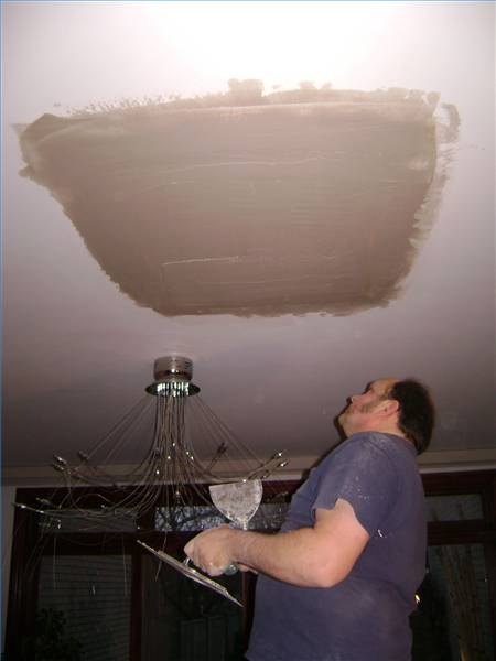 How to Patch a Hole in the Ceiling with Spackle & Tape ...