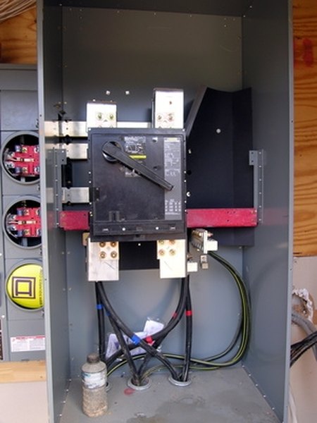 How to Wire a Sub Circuit Breaker Panel | HomeSteady