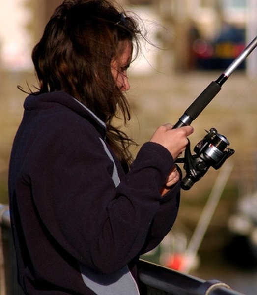 How to Rig a Rod & Reel for Bream Fishing