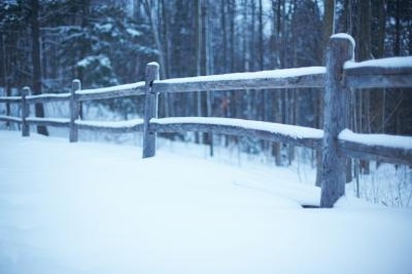 how deep to set fence posts in minnesota