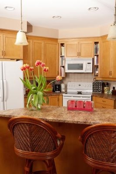 How To Decorate With Kraftmaid Honey Spice Cabinets