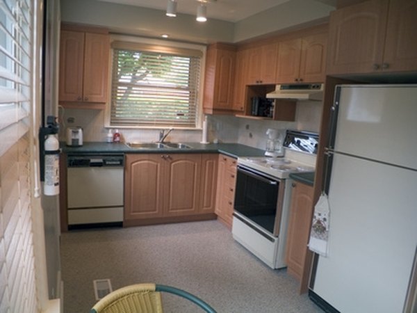 How High To Hang Kitchen Cabinets Homesteady