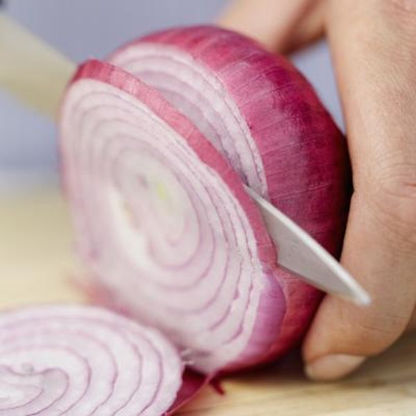 How to Get an Onion Smell Out of the Kitchen | HomeSteady