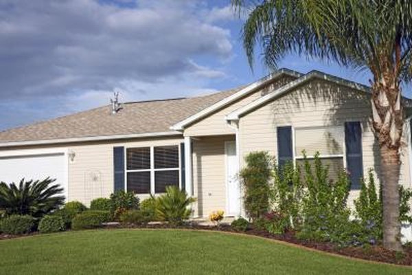 Landscaping Ideas for the Front Yard of a Ranch Style House | HomeSteady