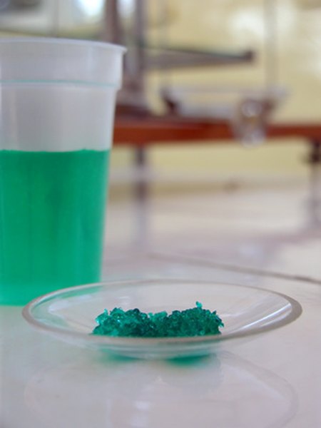The green substance in this picture is the solute whose concentration you are measuring.