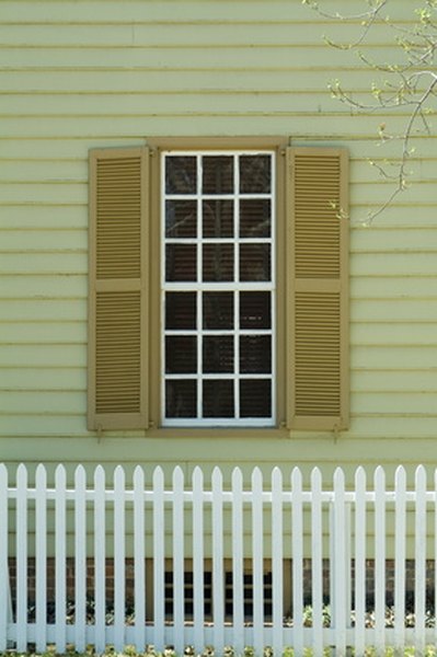 Painting Aluminum Shutters HomeSteady   Fotolia 486731 XS 