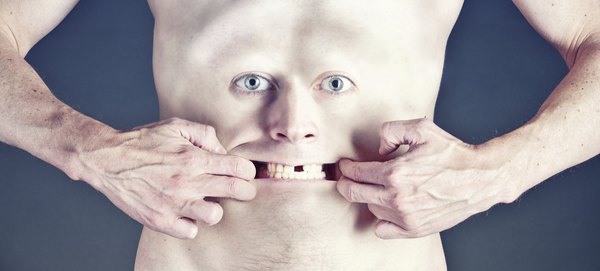 Sonhar com a perda de dentes indica ansiedade